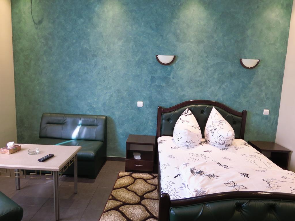 White House Hotel Jerevan Rom bilde